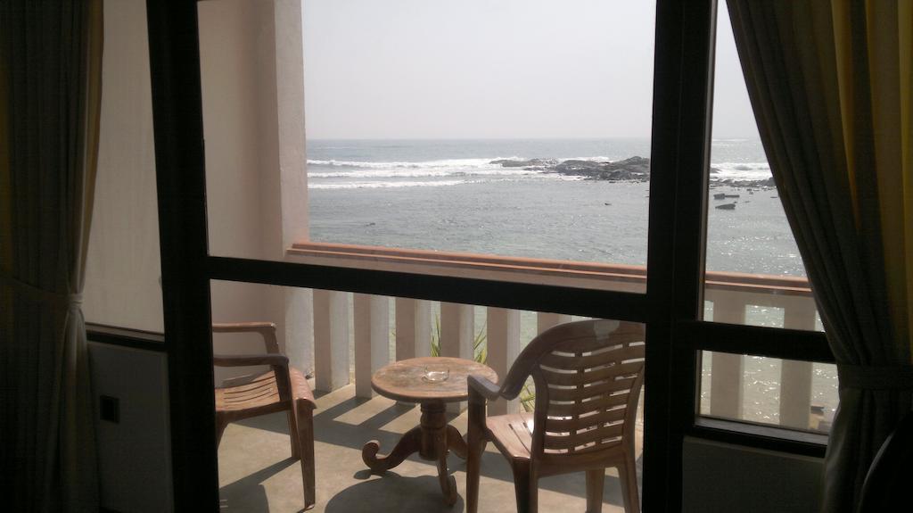 Miltons Beach Resort Unawatuna Rum bild