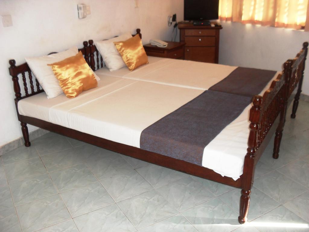 Miltons Beach Resort Unawatuna Rum bild