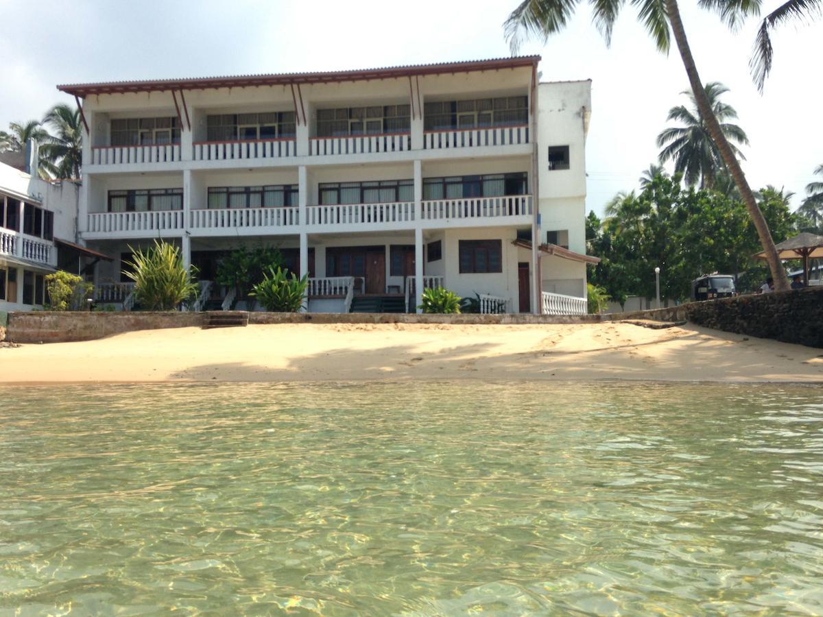 Miltons Beach Resort Unawatuna Exteriör bild