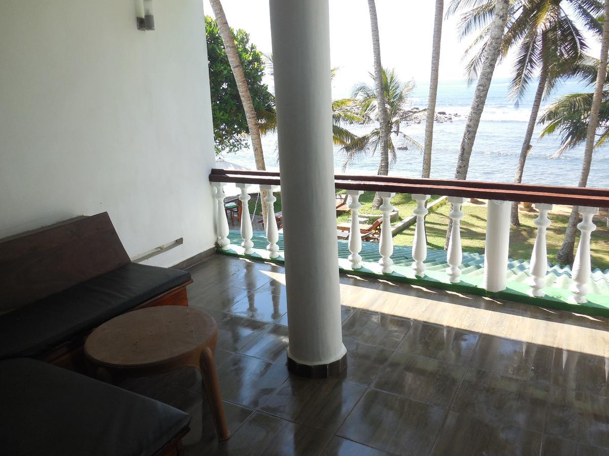 Miltons Beach Resort Unawatuna Exteriör bild