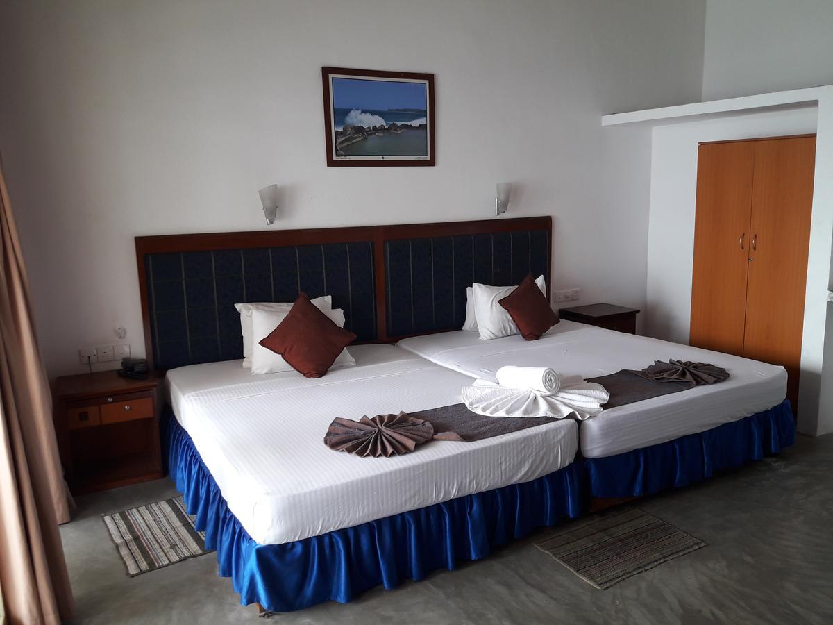 Miltons Beach Resort Unawatuna Exteriör bild