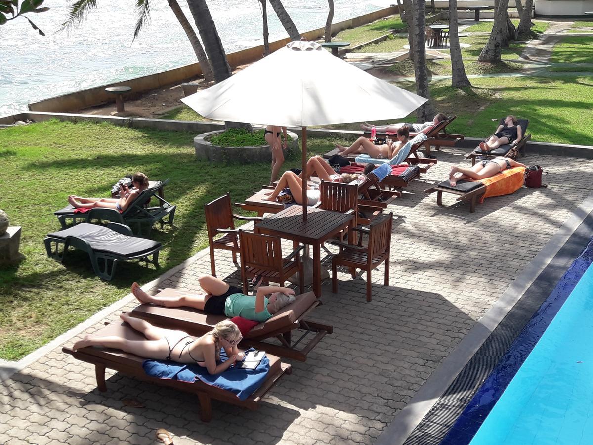 Miltons Beach Resort Unawatuna Exteriör bild