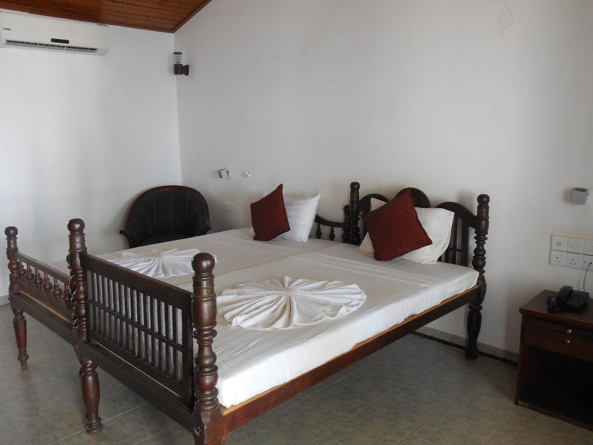 Miltons Beach Resort Unawatuna Exteriör bild
