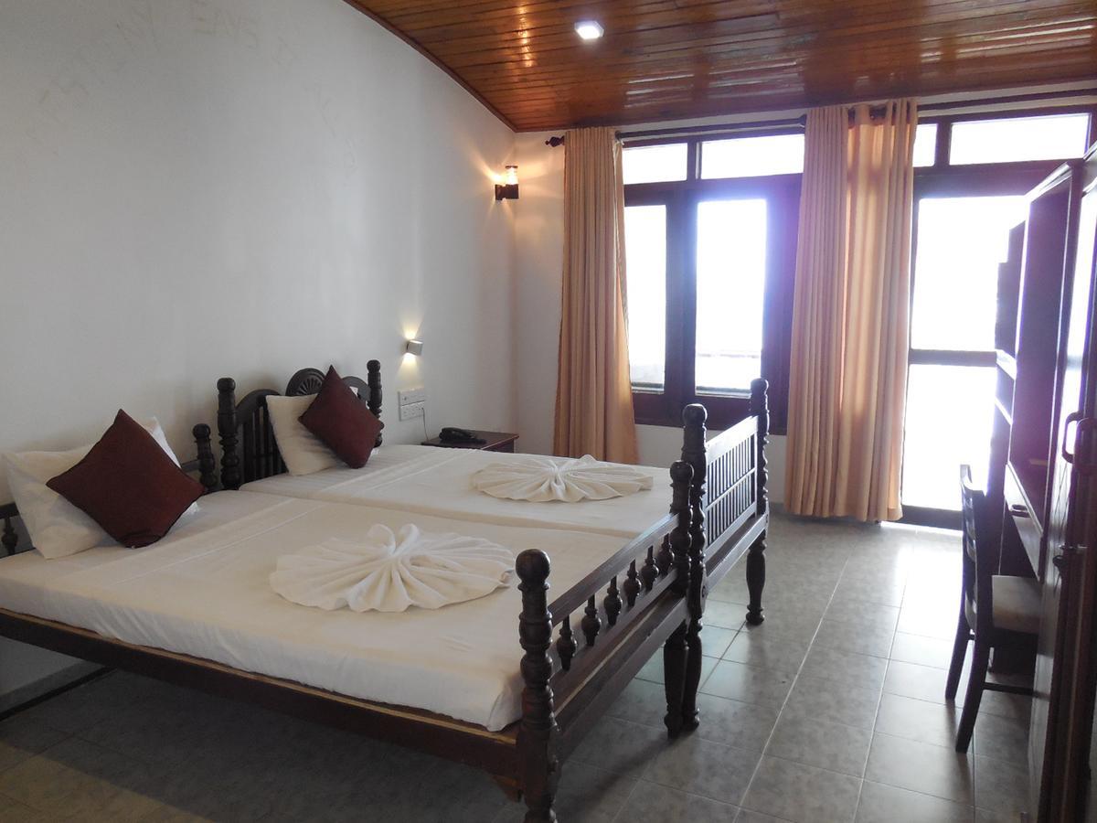 Miltons Beach Resort Unawatuna Exteriör bild