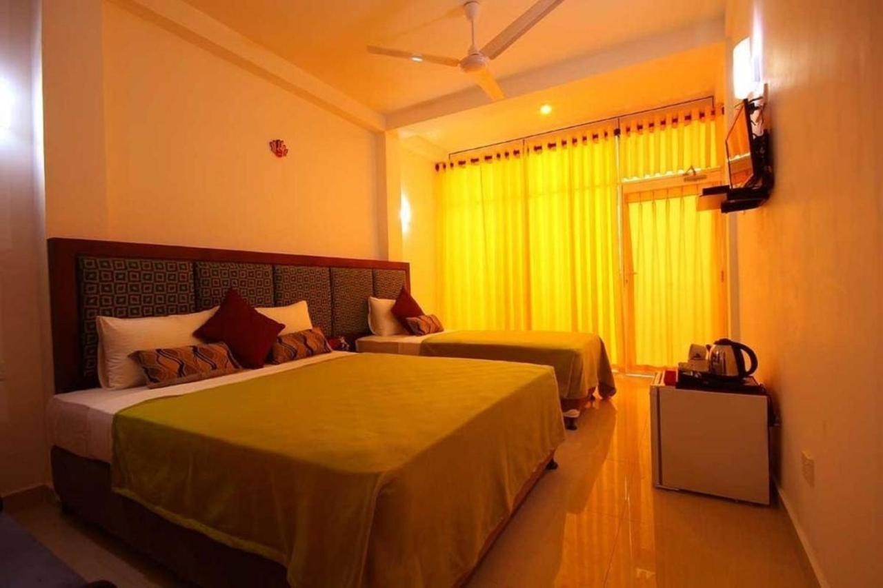 Miltons Beach Resort Unawatuna Exteriör bild