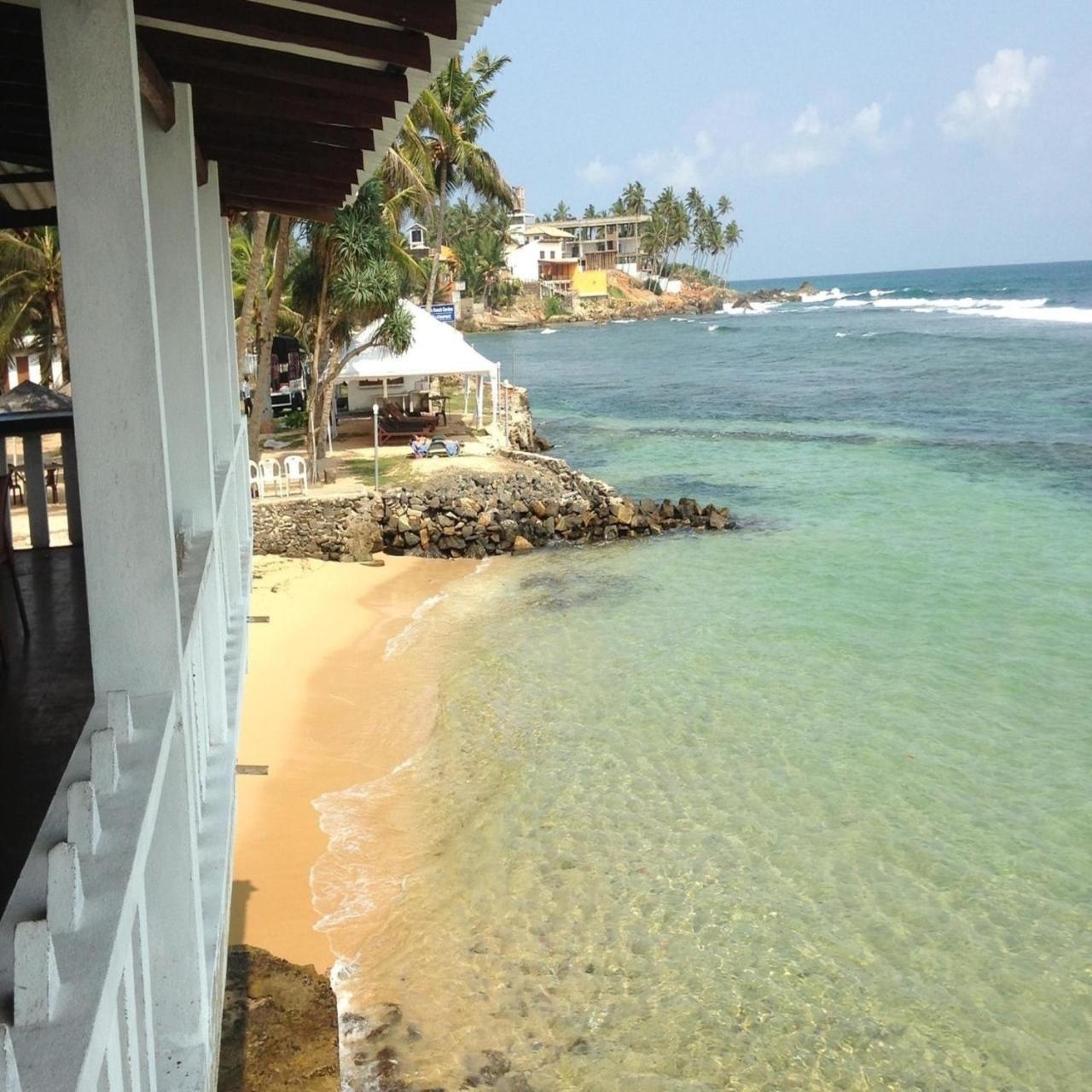Miltons Beach Resort Unawatuna Exteriör bild